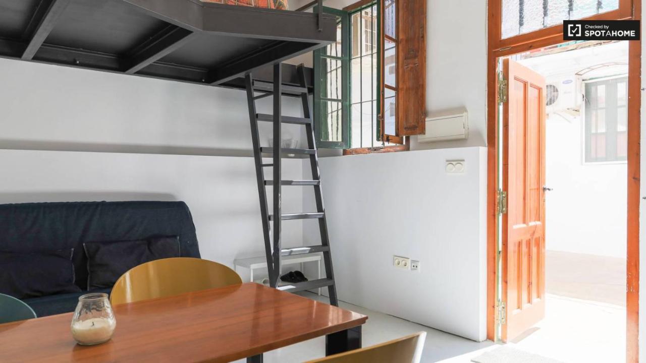 Casita Artista En Bello Edificio Barrio Ruzafa Valencia Bagian luar foto