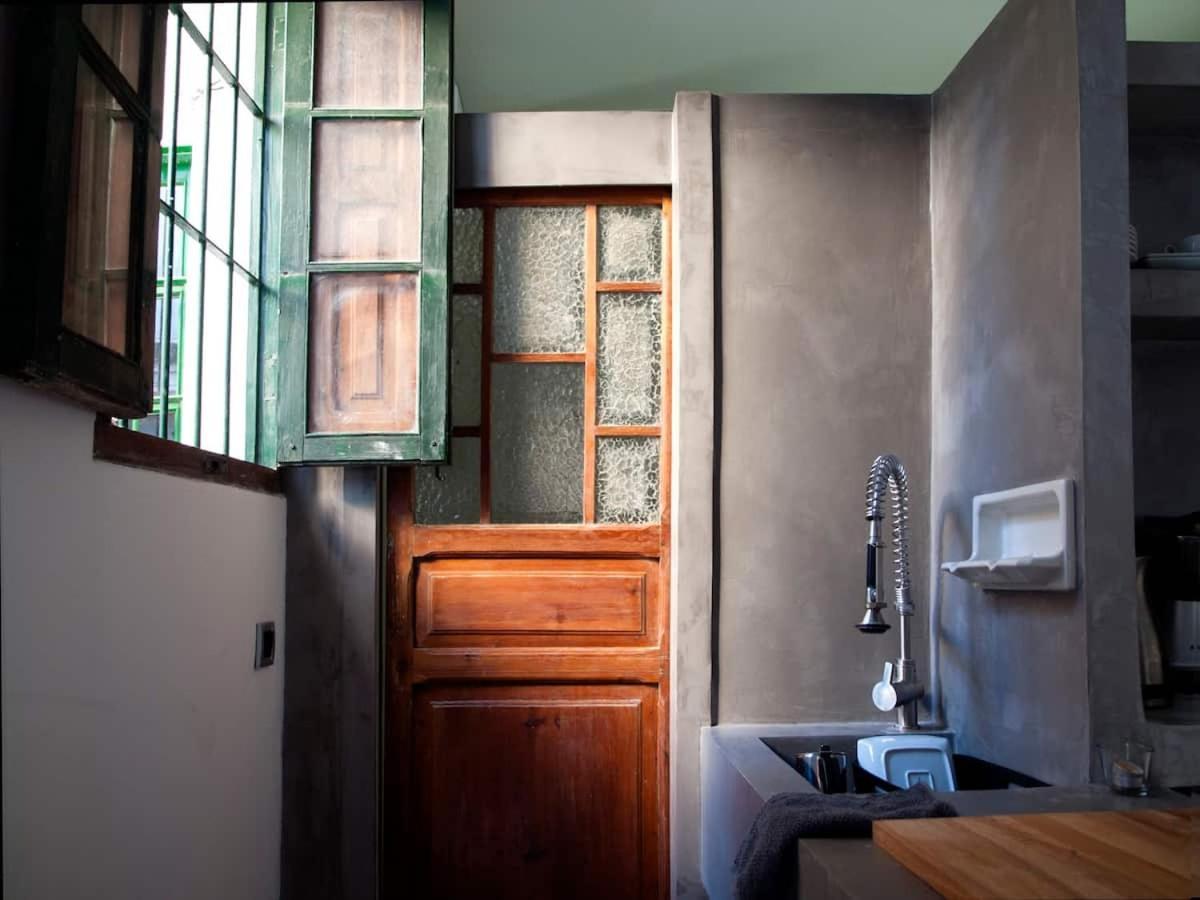 Casita Artista En Bello Edificio Barrio Ruzafa Valencia Bagian luar foto