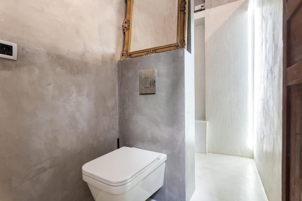 Casita Artista En Bello Edificio Barrio Ruzafa Valencia Bagian luar foto
