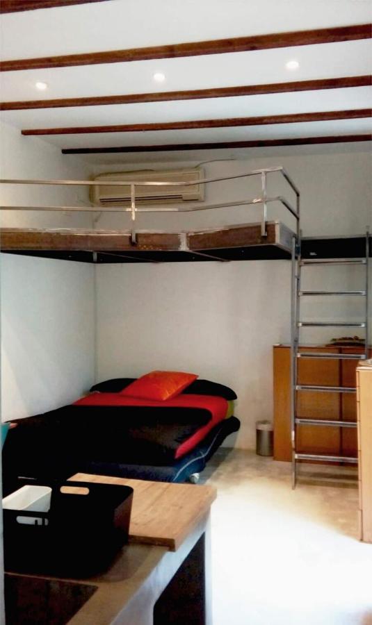 Casita Artista En Bello Edificio Barrio Ruzafa Valencia Bagian luar foto