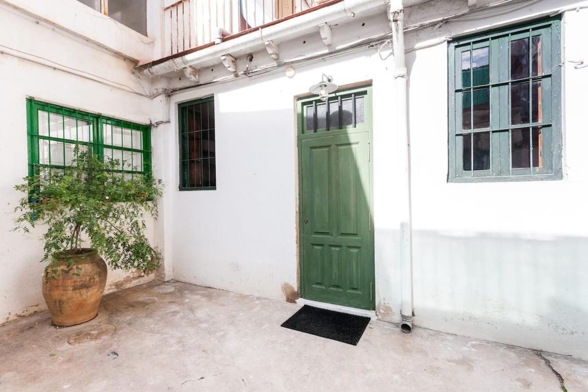 Casita Artista En Bello Edificio Barrio Ruzafa Valencia Bagian luar foto